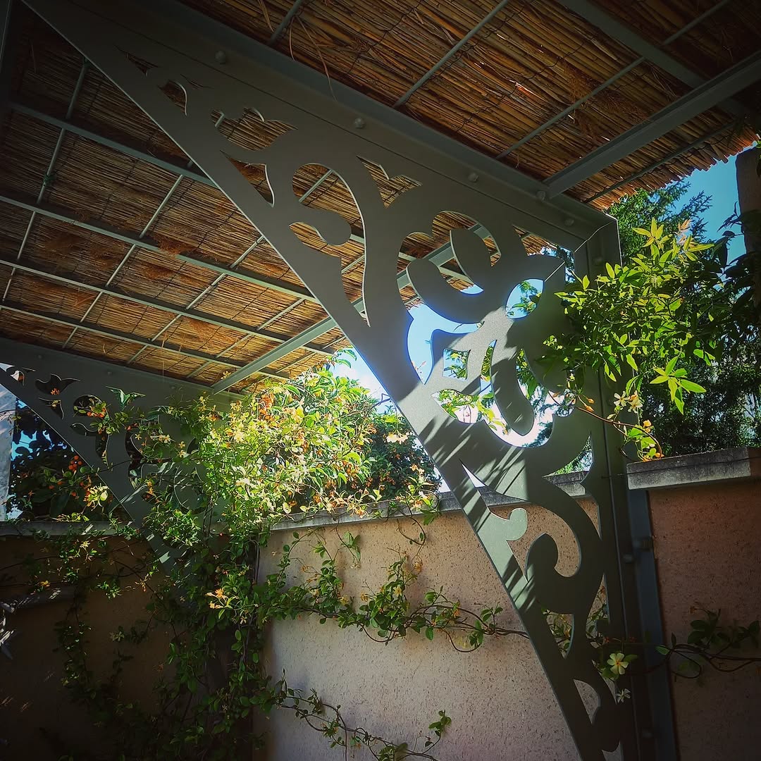 Photo by LaFine Métallerie on February 19, 2026. May be an image of text.